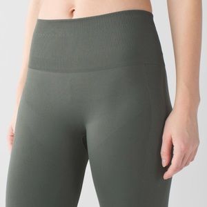 Lululemon Zone In Crop 6 Gator Green